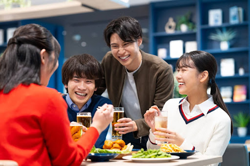 飲食店予約サービス「food back」、新キャッチコピー「管理職より、幹事職。」に発表